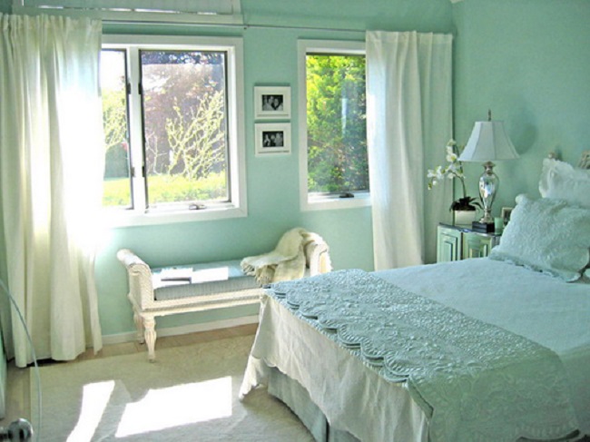 Màu sơn phòng ngủ hiện đại chính là lựa chọn hoàn hảo cho những người đam mê sự thay đổi và cập nhật mới. Với những gam màu trung tính và phù hợp với tông màu cơ bản, phòng ngủ của bạn sẽ trở nên thân thiện, sang trọng và hiện đại hơn bao giờ hết.